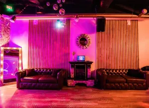 backstage_loft_2-gigapixel-low-resolution-v2-1x