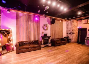 backstage_loft_1-gigapixel-low-resolution-v2-1x